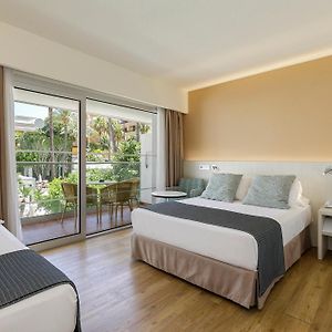 Sol Room Pool View